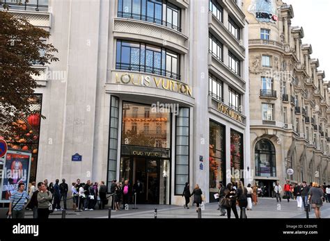 louis vuitton paris magasin|Louis Vuitton malletier a Paris.